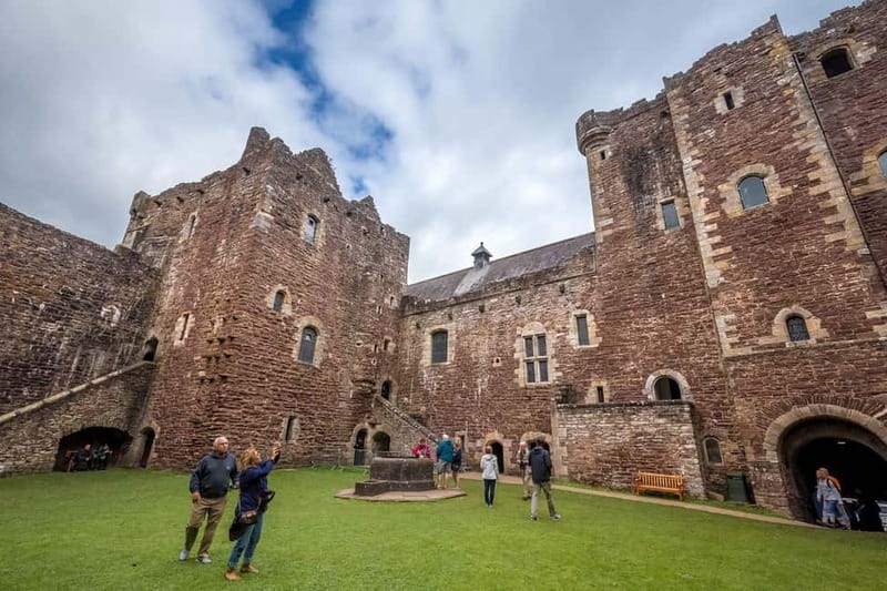 From Edinburgh: West Highlands, Castles & Lochs Day Tour - A 10-hour West Highlands circuit that actually leaves time to look