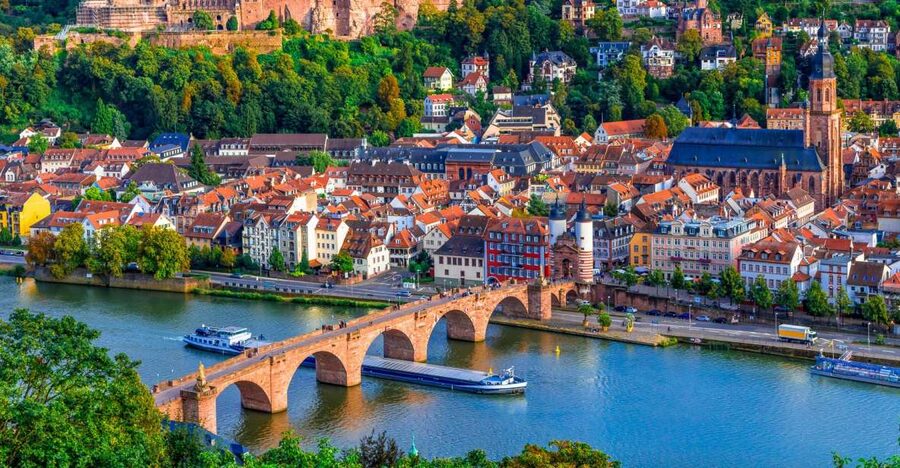 From Frankfurt: Heidelberg, Castle and Old City Guided Tour - The guided walk through Heidelberg’s old streets: Karl’s Gate to the Old Bridge