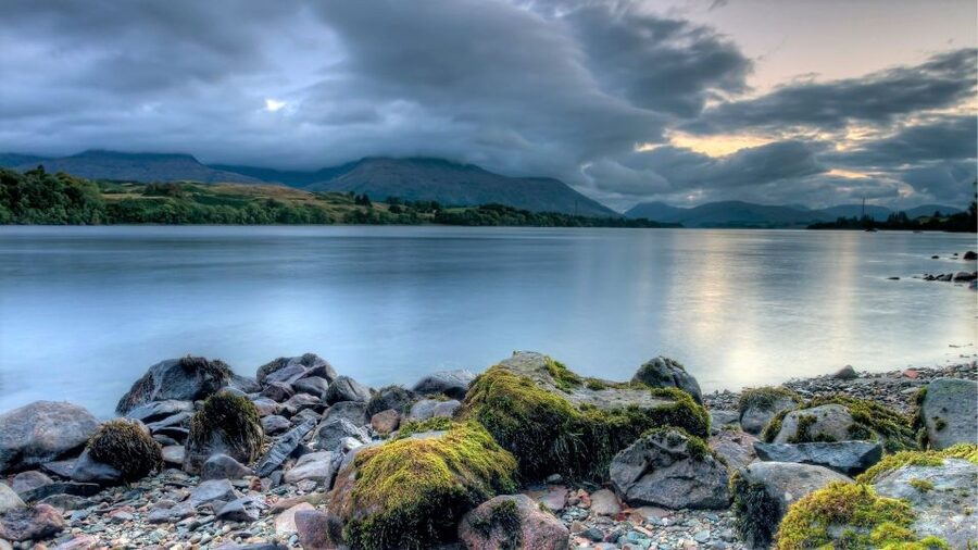 From Glasgow: Standing Stones, Castles & Highlands Tour - Inveraray Castle: Jacobite details plus gardens you can actually wander