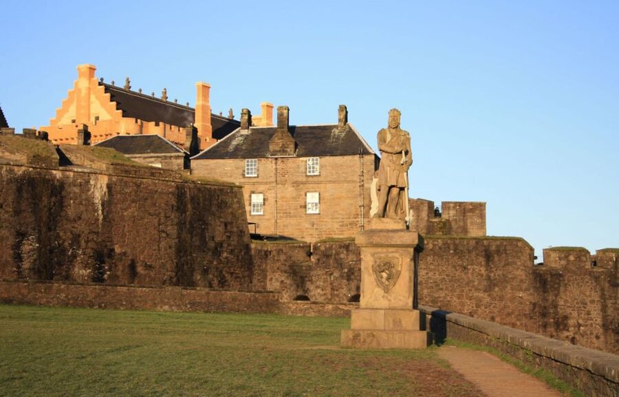 From Glasgow: Stirling Castle & Loch Lomond Tour with Cruise - Getting Started in Glasgow: Buchanan Bus Station and the Easy Start