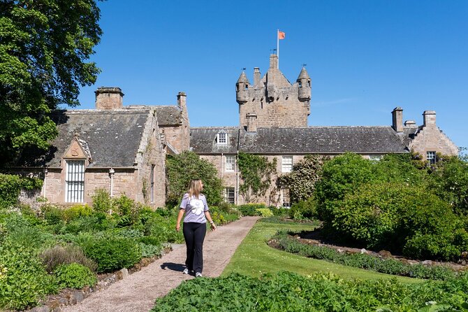 From Inverness: Cawdor Castle, Cairngorms and Highland Coos - Key highlights you can count on