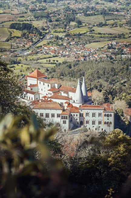From Lisbon: Sintra Half-Day Tour with Pena Palace Tickets - Scenic driving and quick photo stops that actually help