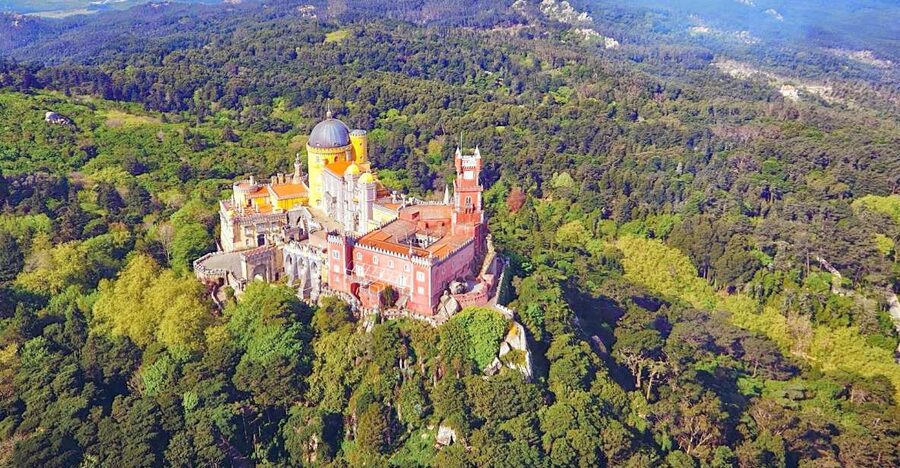 From Lisbon: Sintra Pena Palace Cascais 8-People Group Tour - Cascais lunch and walking time: a royal seaside reset