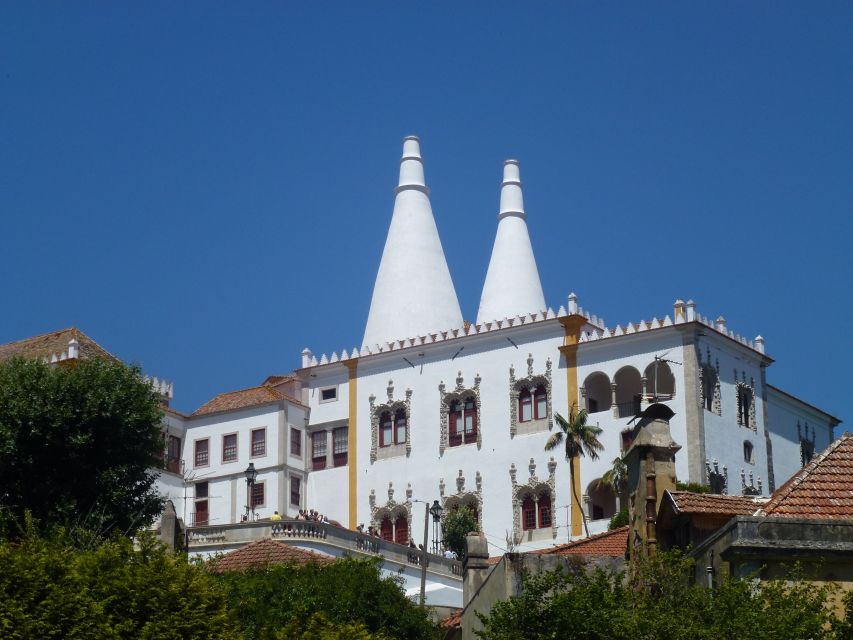 From Lisbon: Sintra Pena Palace Cascais 8-People Group Tour - Pace, walking, and what to wear so you don’t regret it
