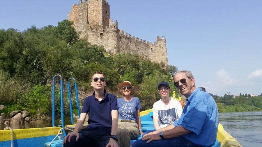 From Lisbon: Tomar, Christ Convent & Almourol Castle Tour - Almourol Castle by boat: the island fortress moment
