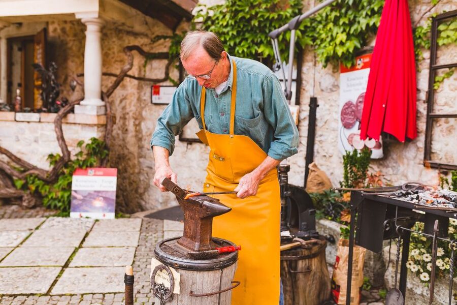 From Ljubljana: Lake Bled and Bled Castle Tour - Guide-led logistics: what makes the day feel smooth