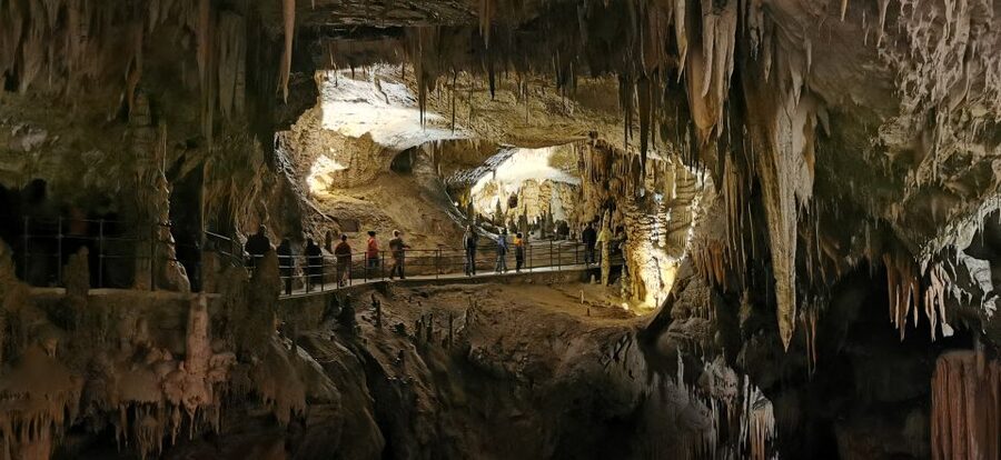 From Ljubljana: Postojna Cave & Predjama Castle Guided Trip - How the Small Group Changes the Day