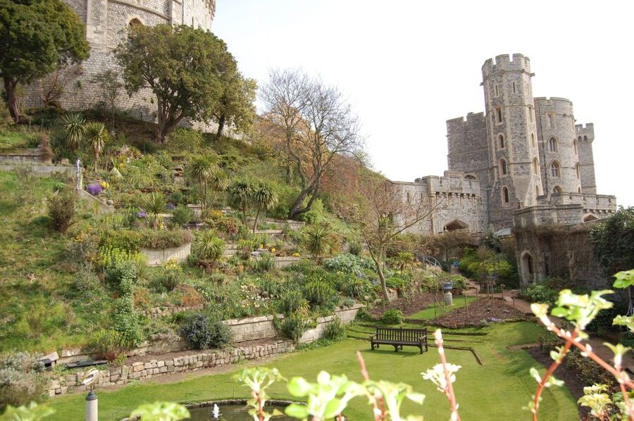 From London: Half-Day Trip to Windsor with Castle Tickets - Quick hits before you go