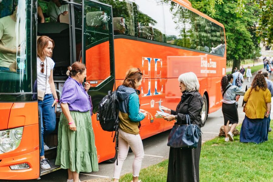 From London: Leeds Castle, Canterbury Cathedral & Dover - Canterbury Cathedral with Vox Radioguide®: how the stories connect