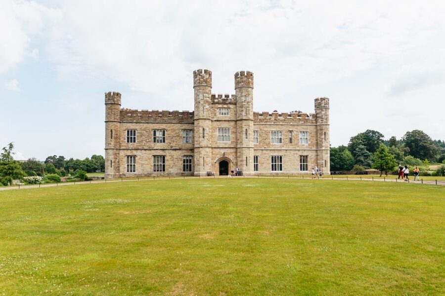 From London: Leeds Castle, Canterbury Cathedral & Dover - The Kent countryside drive: comfort plus a guide who ties it together