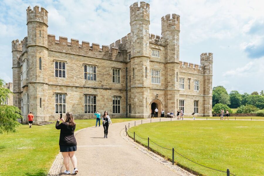 From London: Leeds Castle, Canterbury Cathedral & Dover - Leeds Castle on the lake: early entry, Lady Baillie Garden, and real quiet time