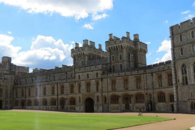 From London: Stonehenge & Windsor Castle Tour with Tickets - Starting from London: the meeting point and the smooth start