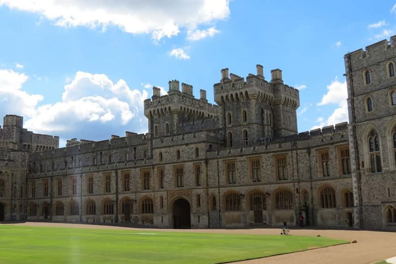 From London: Stonehenge & Windsor Castle Tour with Tickets - Starting from London: the meeting point and the smooth start