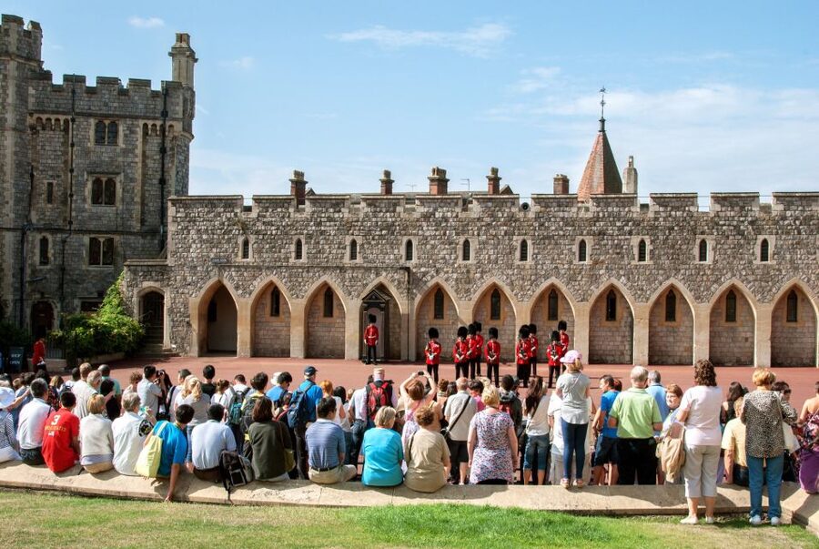 From London: Windsor Castle, Bath, and Stonehenge Day Trip - Coach ride rhythm: getting from London, safely, with time to breathe