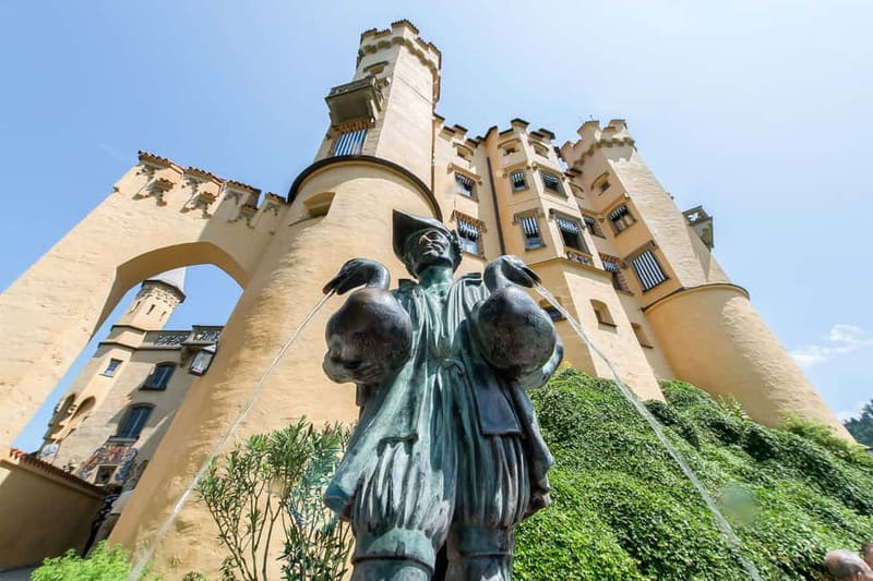 From Munich: Neuschwanstein & Linderhof Castle Full-Day Trip - Oberammergau: scenic pass-by views, and the winter limitation