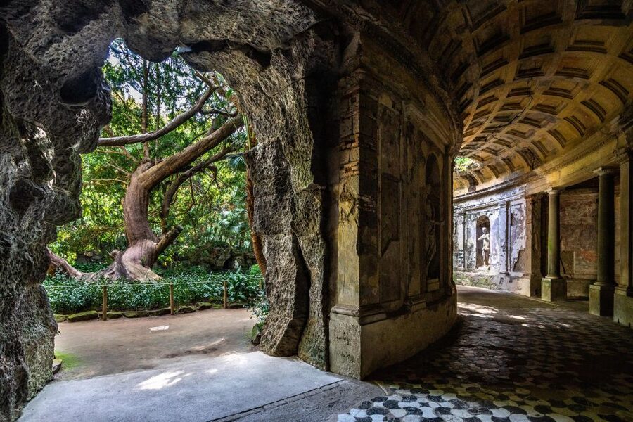 From Naples: Caserta Royal Palace Tour - Practical tips: what to bring, and what the bus won’t allow