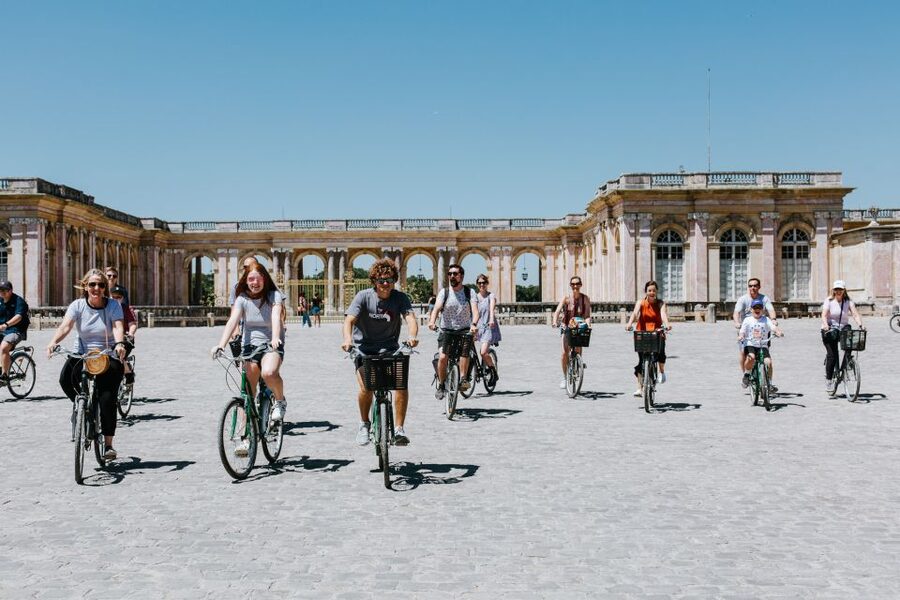 From Paris: Bike Tour to Versailles with Timed Palace Entry - Le Peloton Café meet-up and the 8:15 AM Paris-to-Versailles rhythm
