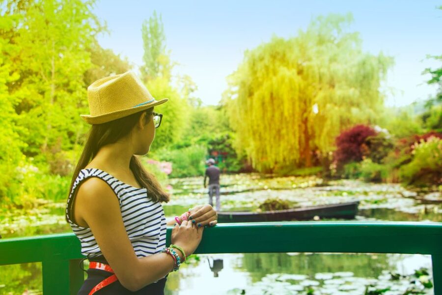 From Paris: Giverny and Versailles Palace Guided Day Trip - Versailles Gardens: Free Time That Works Best With a Simple Plan