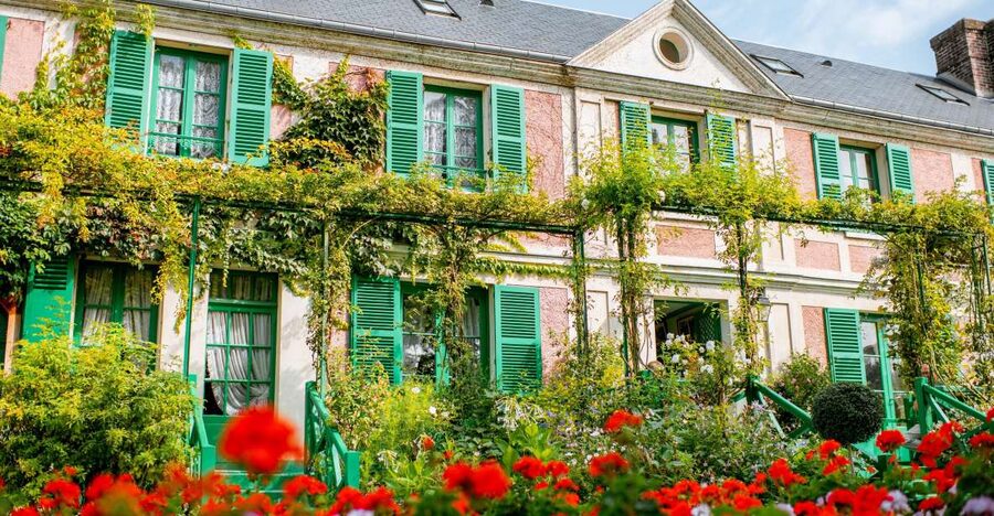 From Paris: Giverny and Versailles Palace Guided Day Trip - What You Actually Get for $163: Value, Not Just Tickets
