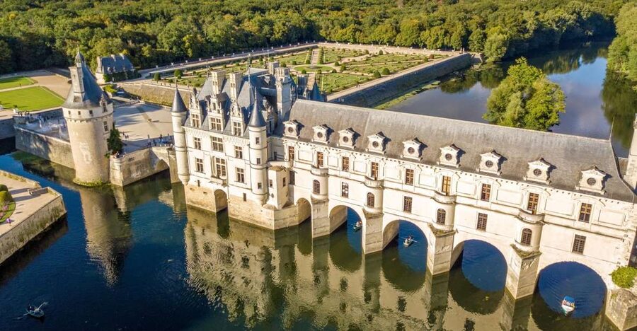 From Paris: Loire Valley Castles Day Trip With Wine Tasting - The Complimentary Wine Tasting: Nice Bonus, Don’t Over-Plan