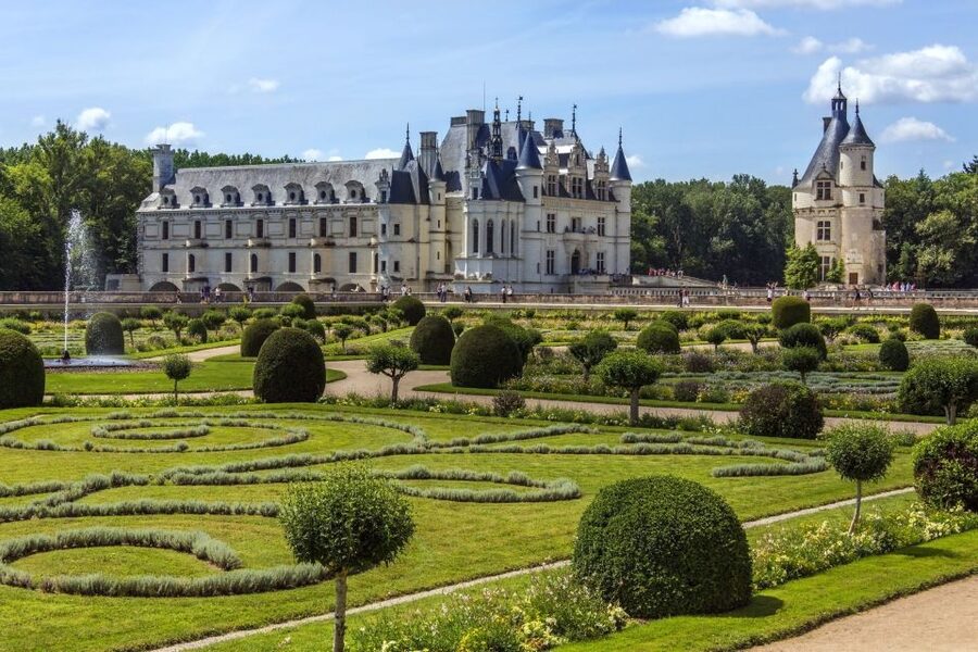 From Paris: Loire Valley Castles Tour with Hotel Transfers - Lunch, restroom reality, and the shoes you’ll thank yourself for