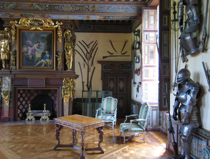From Paris: Loire Valley Castles Tour with Hotel Transfers - Getting more from guided time: how the tour pays off