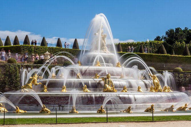 From Paris: Versailles Palace Live Tour with Gardens Access - Musical vs Fountain shows: the seasonal part you should time
