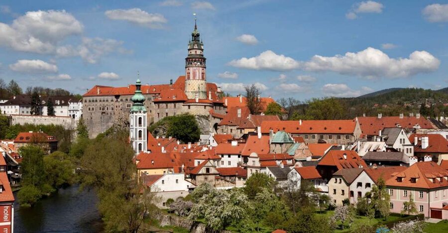 From Prague: Full-Day Český Krumlov Tour with Lunch - Where You Meet in Prague (So You Don’t Waste Minutes)