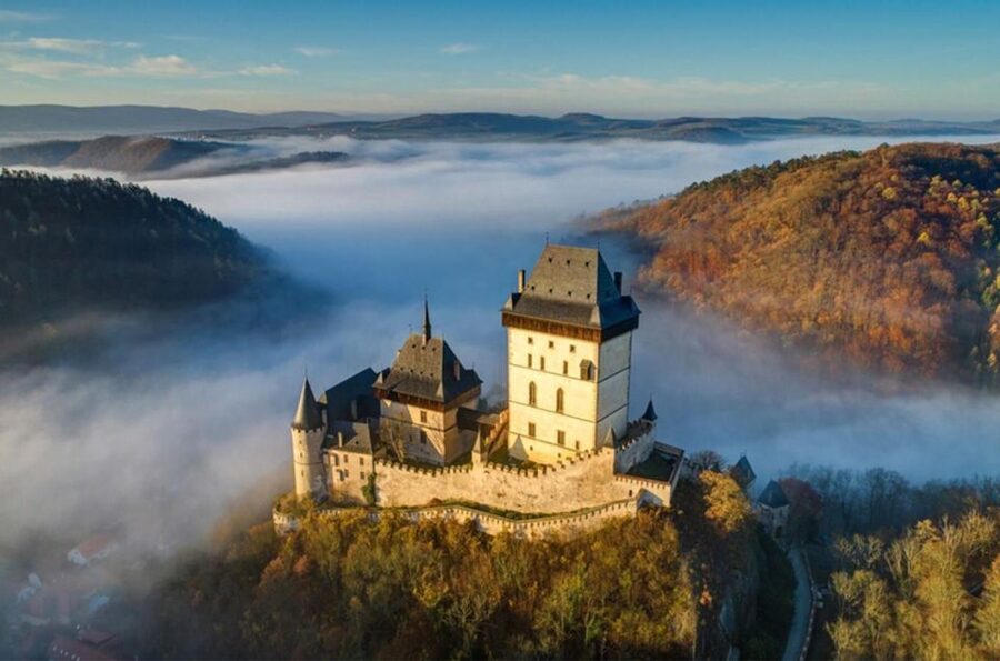 From Prague: Karlštejn Castle & Koněprusy Caves Tour - The guide makes the geology and history click