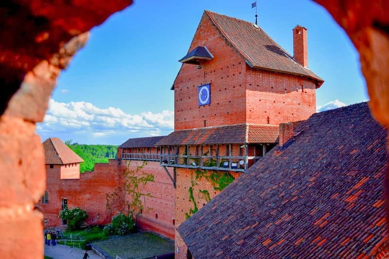 From Riga: Cēsis, Sigulda & Turaida Castle Tour - Cēsis Town and St. John’s Church, a 13th-Century Power Center in Stone