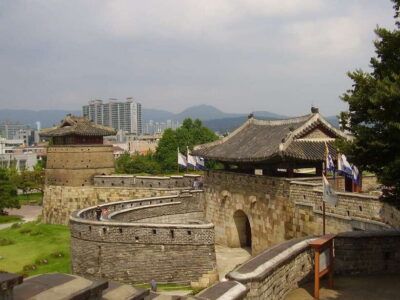From Seoul: Suwon Hwaseong Fortress Tour - Walking the UNESCO Hwaseong Fortress Walls Without Getting Lost