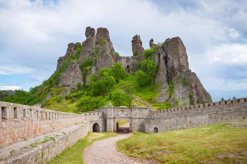 From Sofia: Belogradchik Fortress & Venetsa Cave 12 hrs Tour - Belogradchik’s rock legends and fortress views: why this day trip feels special