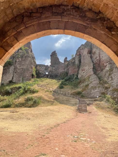 From Sofia: Belogradchik Fortress & Venetsa Cave 12 hrs Tour - The 12-hour rhythm from Sofia: time, comfort, and the mountain drive