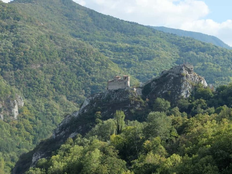 From Sofia: Full-Day Tour to Plovdiv and Asen's Fortress - Two hours on your own: lunch, coffee, and slow wandering