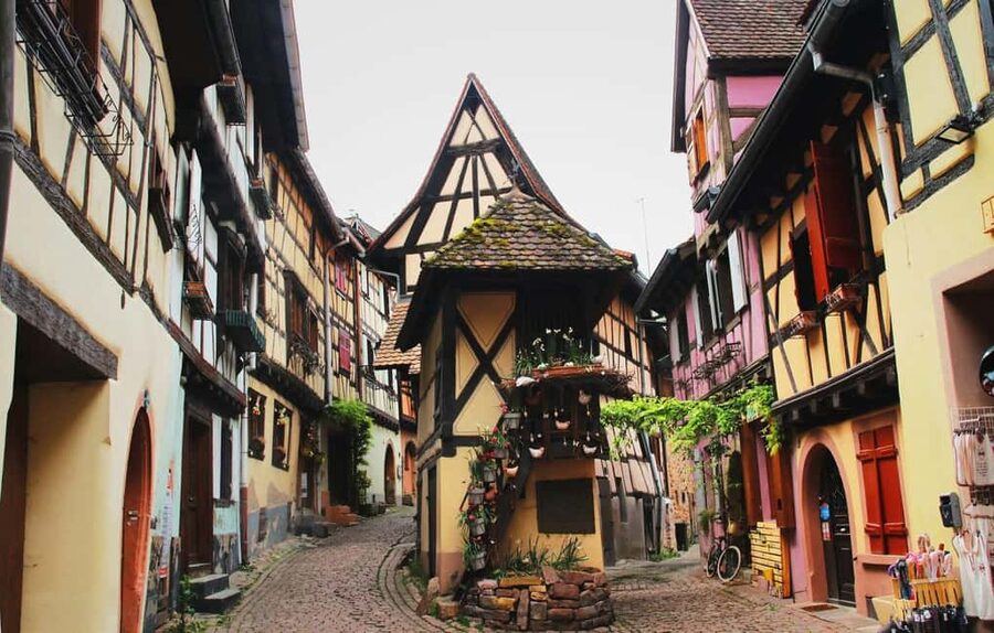 From Strasbourg: Castle, Riquewihr & Colmar Private DayTrip - Colmar, Little Venice Style: Canals, Color, and Underlinden Museum Time