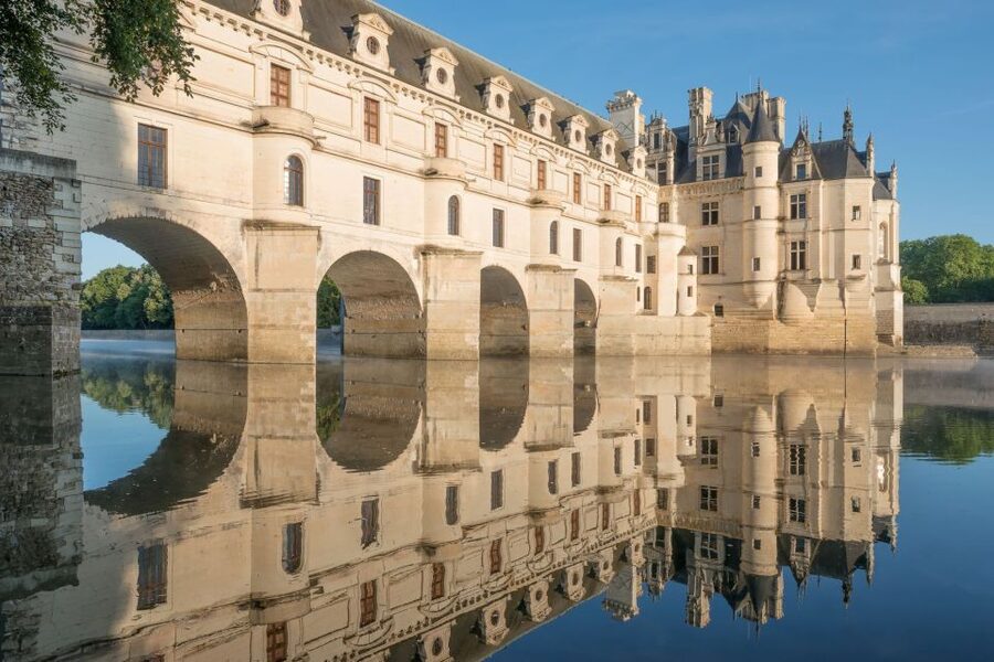 From Tours: Chenonceau and Chambord Castles Guided Tour - Gardens, photos, and the pace of an 8-hour day