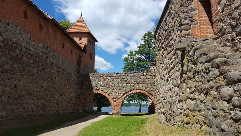 From Vilnius: Trakai Castle and Paneriai Memorial Tour - A Vilnius Day Trip That Puts Holocaust Remembrance Next to Medieval Lithuania