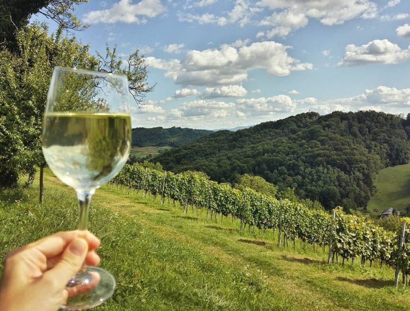 From Zagreb: Fairytale Castle & Wine Tasting & Lunch - Trakoscan Castle: a medieval setting that’s still changing