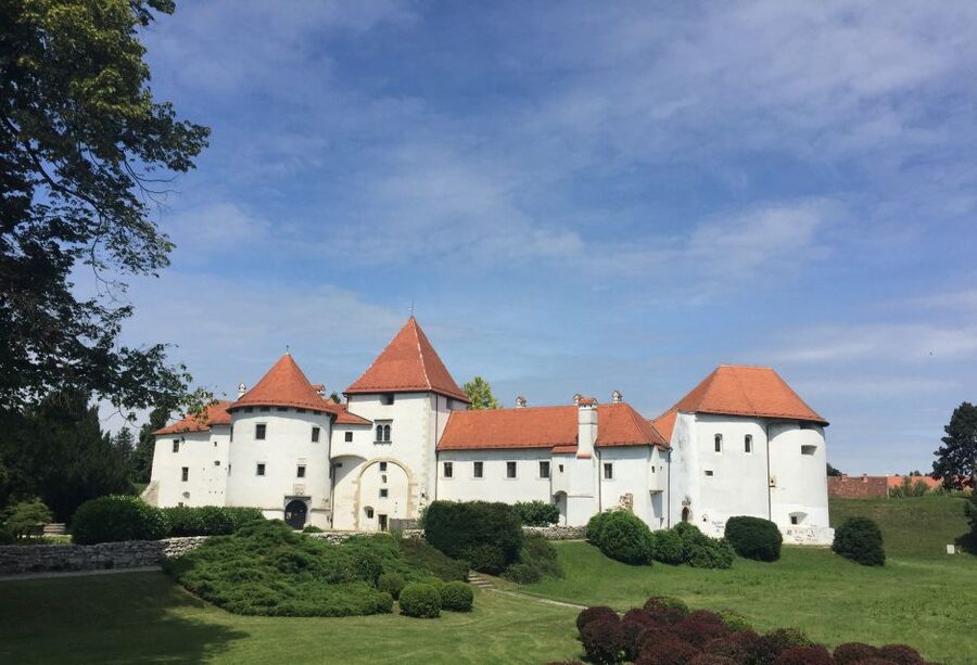 From Zagreb: Varazdin Baroque Town & Trakoscan Castle - Who should book this Varazdin and Trakošćan day trip