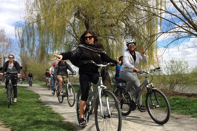 Full-Day Countryside E-Bike Tour to Karlstejn Castle (small group - E-bike to Karlštejn: the value in mixing riding and rail