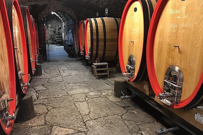 Full-Day Tuscany Castles Tour with Wine Tasting from Florence - From Lungarno Benvenuto Cellini to Chianti: timing and getting there