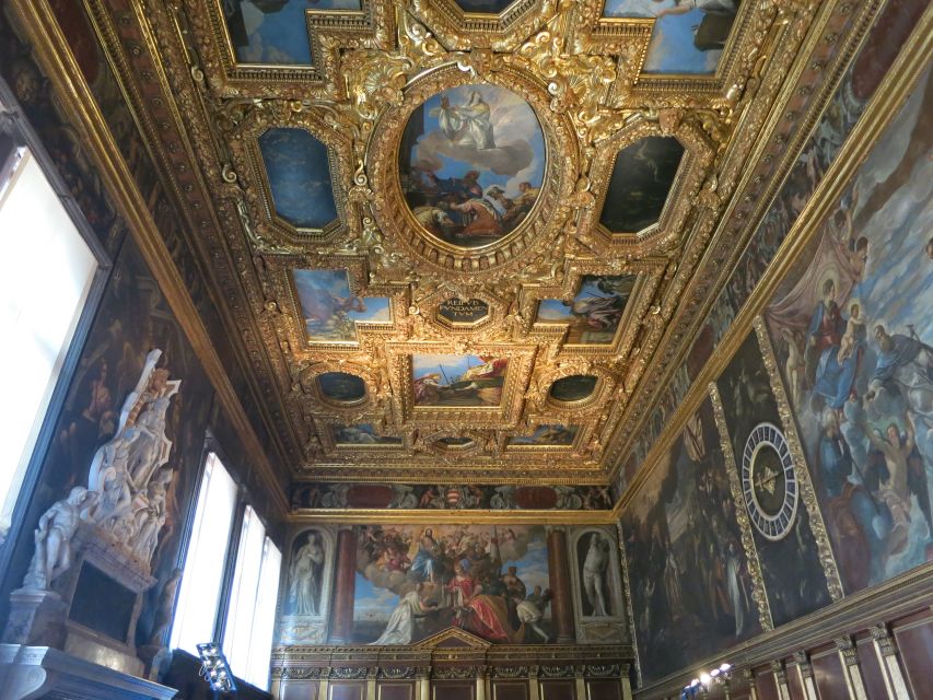 Full Venice Walking Tour: Doge's Palace and St. Mark's - Venice in One Walk: Piazza San Marco Sets the Tone