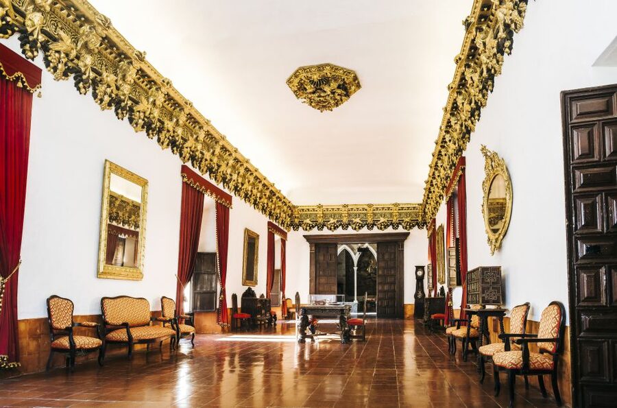 Gandia: Ducal Palace Entry Ticket with Audio Guide - Entering the Ducal Palace: From Exterior Clues to Interior Power