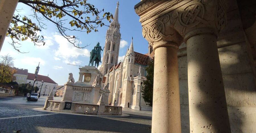 German guided tour through Budapest's castle district - Key highlights if you want the Castle District in one shot