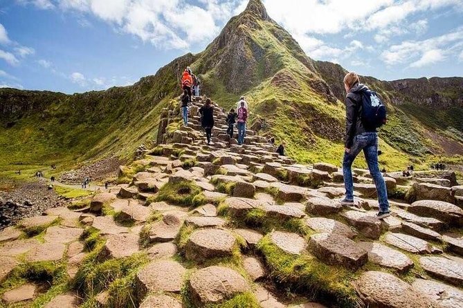 Giant's Causeway Tour from Belfast - Luxury Bus + Castles Tour - Lunch on Your Own: Plan It Like a Pit Stop