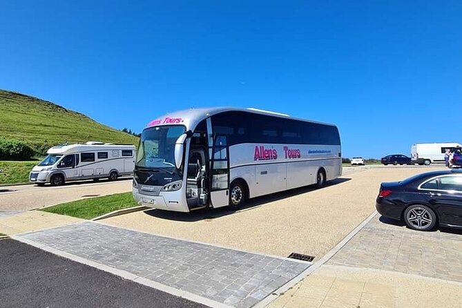 Giants Causeway, Rope Bridge, Carrickfergus Castle and Dark Hedges Tour - Bushmills Distillery in 30 Minutes: Shopping More Than a Full Tour