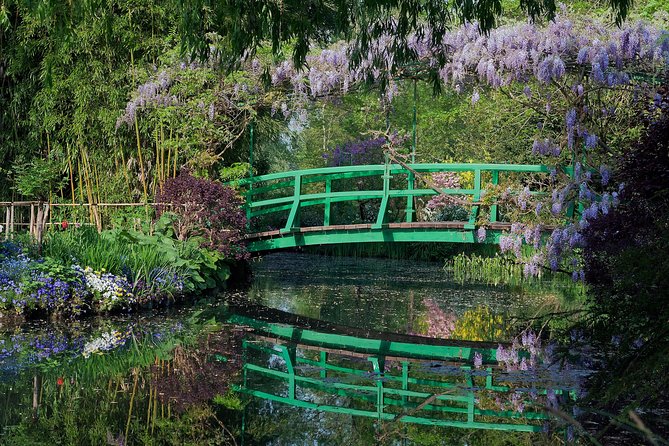 Giverny Monet's House & Versailles Palace Private Day Trip from Paris - Two Icons, One Private Day: Monet’s Giverny and Versailles From Paris