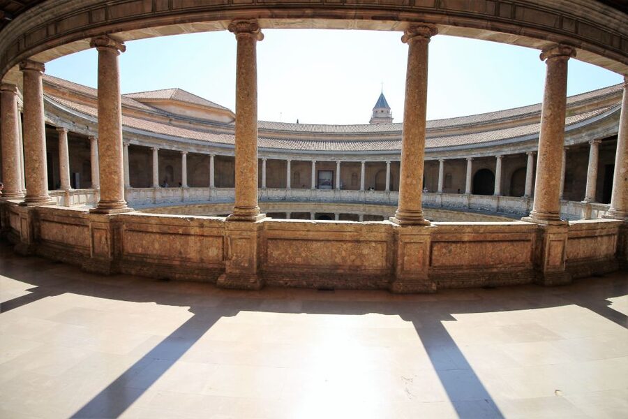 Granada: Alhambra and Charles V Palace Tour - Languages and guide style: what to look for when you choose your time