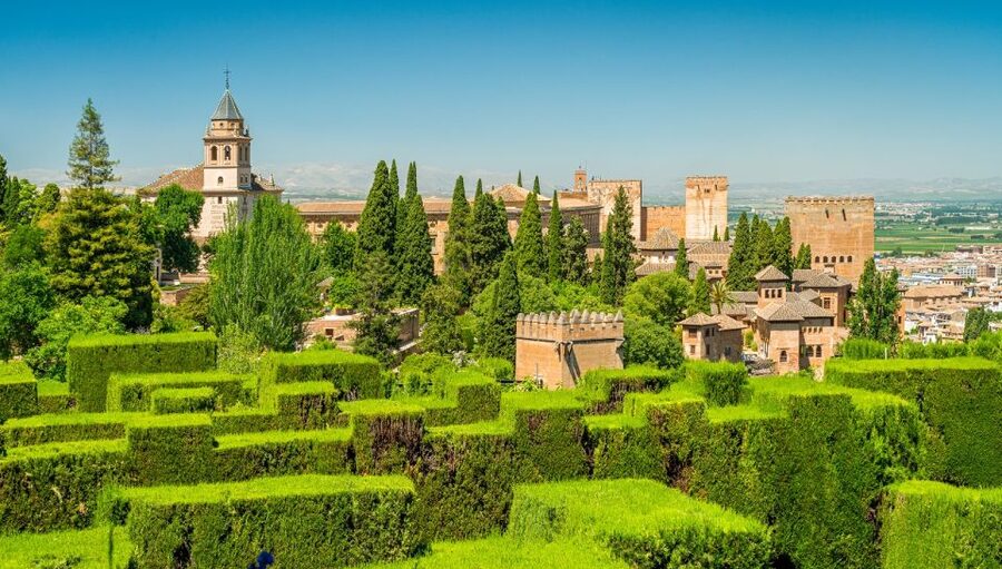 Granada: Alhambra Palace Guided Tour - Palace of Charles V: The Contrast You Can’t Miss