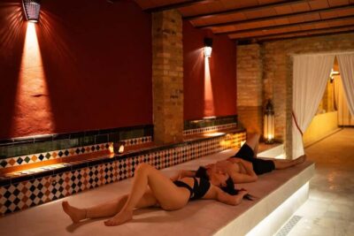 Granada: Traditional Bath in the Nasrid Palace Hammam - Your 90-Minute Circuit: 7 Pools, Steam, and Temperature Changes